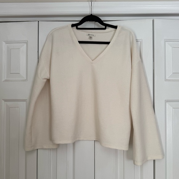 Versona Tops - Versona Women’s White/Cream Feminine Minimalist Long Sleeve Top Size Large